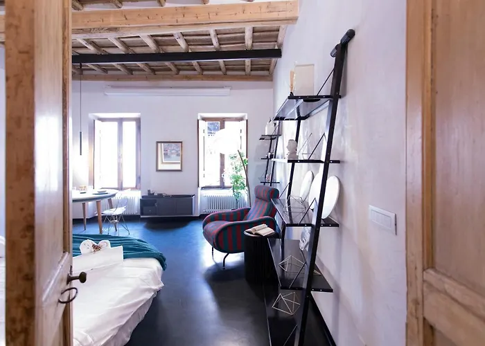 Greta Charming In Trastevere *